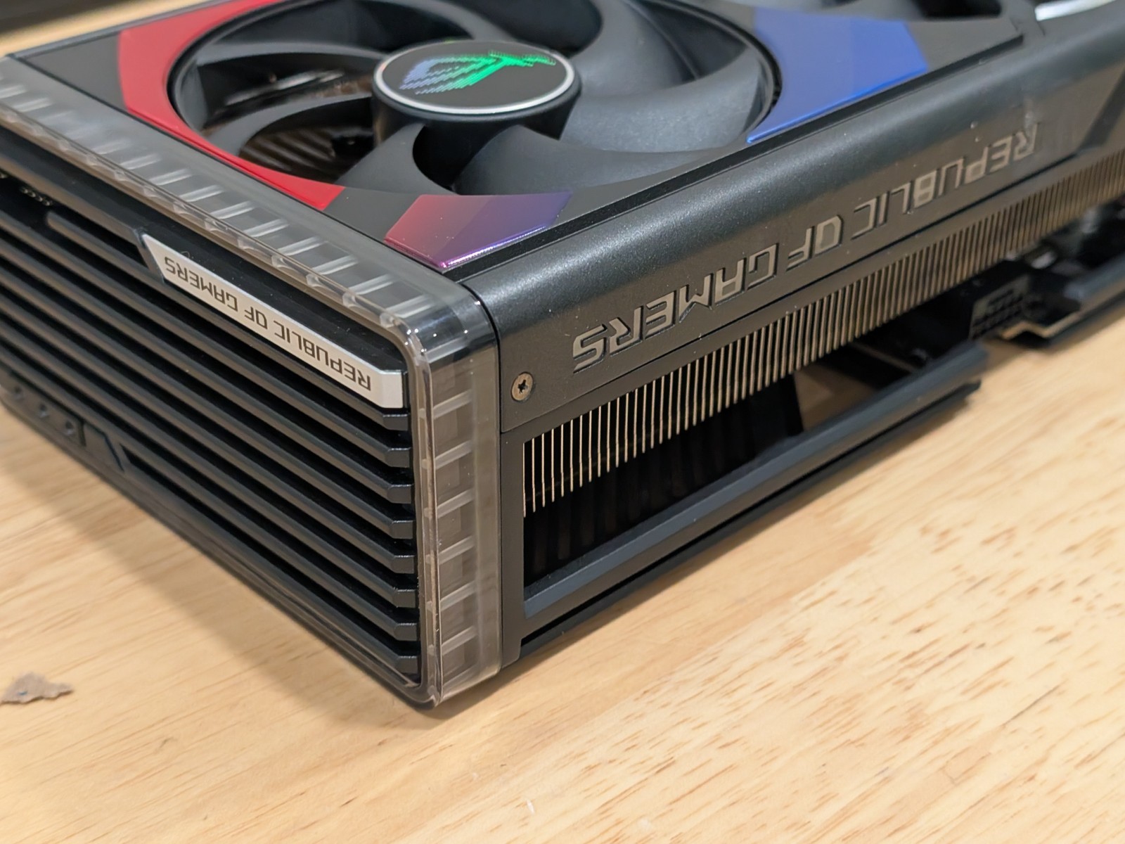 ข้อเสนอพิเศษ: การ์ดจอ ASUS ROG - Rtx 4090 24Gb Video Card บทวิจารณ์และราคา