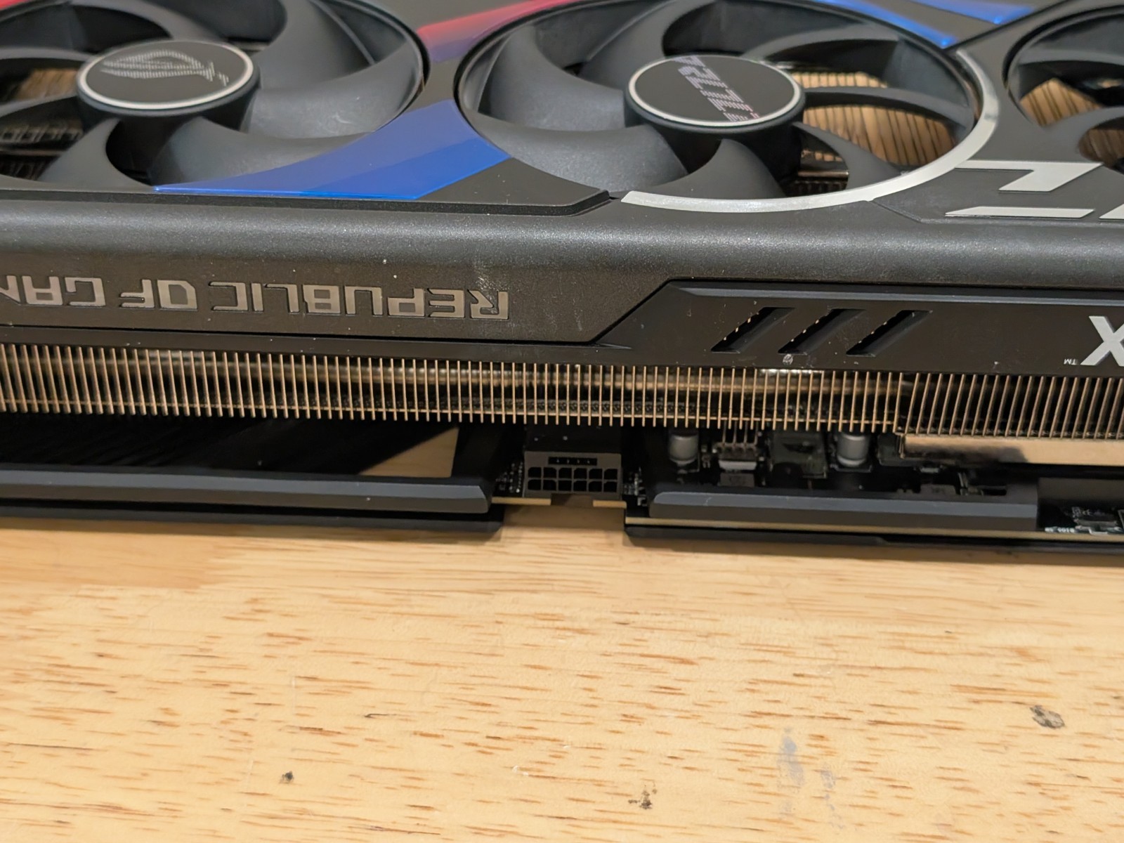 ข้อเสนอพิเศษ: การ์ดจอ ASUS ROG - Rtx 4090 24Gb Video Card บทวิจารณ์และราคา